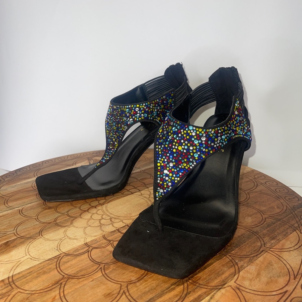 New Rogue shoes size 7